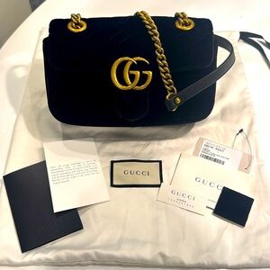 GUCCI Black Matelassé Velvet Small Marmont Bag